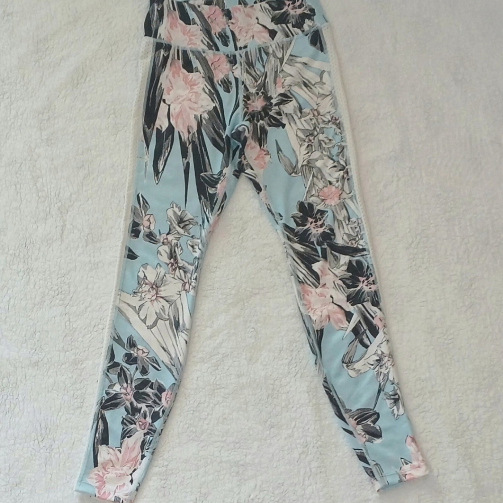 NWOT. NIKE Legging Floral w/Mesh Panel SZ Small. Blue/white/pink/black. - Picture 2 of 13